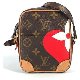 Pochette Panam Monogram Game On M57450 de Louis Vuitton Marron Rouge Monogramme