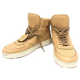 Sneakers alte con lacci Rivoli MS0167 di Louis Vuitton Beige