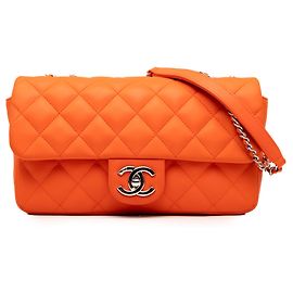 Chanel Naranja Mediano Cuero de Cordero Acolchado de Goma Coco Lluvia Naranja