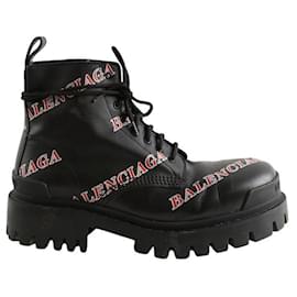 Balenciaga-Botas Strike de couro pretas-Preto