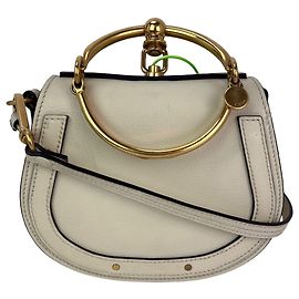 Chloé Bolsa de pulso cruzada em couro bege Chloe Nile Small Branco