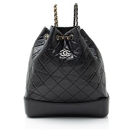 Mochila Gabrielle em couro de bezerro envelhecido Chanel Preto
