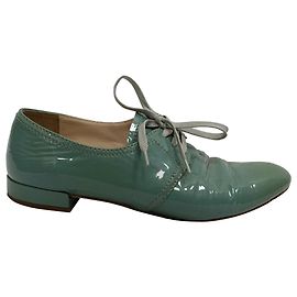 Oxfords à lacets Prada en cuir verni vert Vert Vert olive