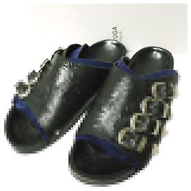 Autre Marque Sandália de couro com fivela de metal em relevo TOGA PULLA Preto Azul marinho