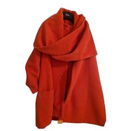 Céline Abrigos, Ropa de abrigo Roja