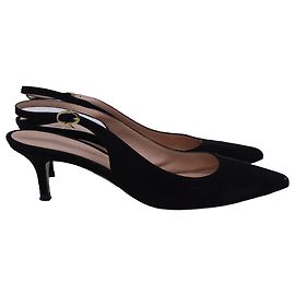 Gianvito Rossi Robbie 55 Slingback Pumps in Black Suede Black