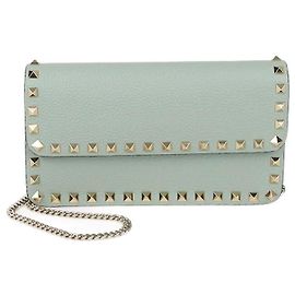 Clutch de corrente em couro verde claro Rockstud da Valentino Outro