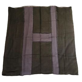 Carré Hermès de mousselina de seda com bordados de pérolas Preto Marinho Preto Azul marinho