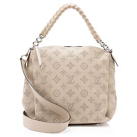 Bolsa Satchel Babylone em Couro Mahina da Louis Vuitton com corrente BB Cinza