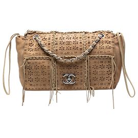 Chanel Borsa a Flap in Suede Perforato Marrone con Frange Marrone Beige