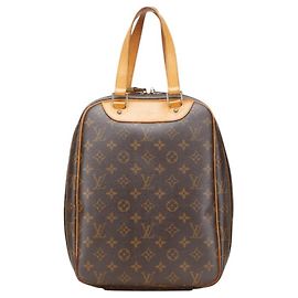 Louis Vuitton Monogram Excursion Handtasche Braun