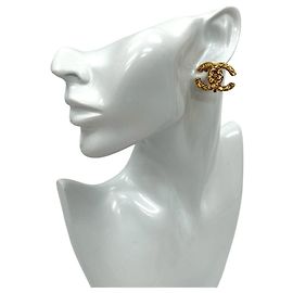 Pendientes vintage de Chanel con motivo Coco Mark Dorado