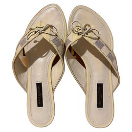 Louis Vuitton Sandalen Weiß