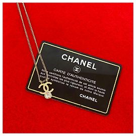 Colar Coco Mark da Chanel Dourado Metálico