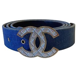 Cinto de denim azul Chanel Airlines 16P com fivela em prata fosca e ouro CC 90/36 Prata Azul Azul marinho Gold hardware