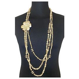 Raro Chanel 09A Extra Largo 3 Cadenas 10 CCs Metal Camelia Collar Largo Declaración GHW Blanco Beige Gold hardware