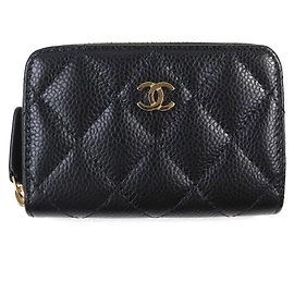 Portafoglio classico Chanel in pelle di caviar Nero