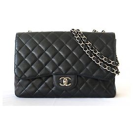 Chanel Classic Jumbo Single Flap in pelle caviar nera e argento Nero