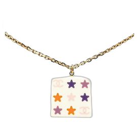 Colar Chanel com pingente Multicor