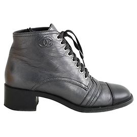 Chanel Graue Leder Schnürschuhe Grau