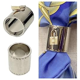 Hermès-Anneau de foulard Hermès avec charme de cadenas-Argenté,Doré
