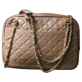 Bolsa Chanel Modelo Câmera em Couro Bege Bege