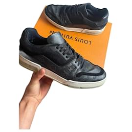 Baskets Louis Vuitton en cuir noir Noir