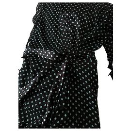 Vestido Apostrophe de seda com bolinhas verdes e preto Preto