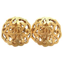 Pendientes de clip de oro vintage Coco Mark de Chanel Dorado