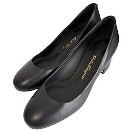 Lederpumps von Salvatore Ferragamo Schwarz