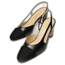 Sandali Chanel in pelle nera Nero