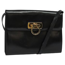Bolsa de Ombro Gancini em Couro Salvatore Ferragamo Preto