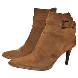 Botins Gucci em camurça marrom Marrom