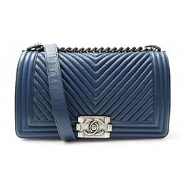 CHANEL BOY MEDIUM 25 CM CHEVRON BLAU LEDER HANDTASCHE Blau