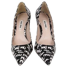 Miu Miu Schwarze/Weiße Leder Pumps mit Logo-Print Schwarz Weiß