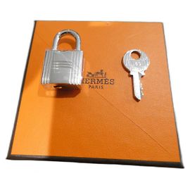 Cadeado Hermès aço prateado paládio 163 uma chave com caixa Hardware prateado