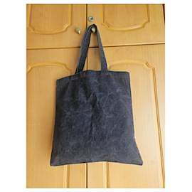 Saint Laurent-Totes-Preto