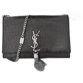 Bolsa Saint Laurent Pompom Couro Efeito Crocodilo Marrom Escuro Castanho escuro
