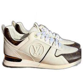 Louis Vuitton-Run Away-Fora de branco