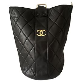 Mochila Chanel de couro marrom Marrom