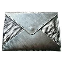 LOUIS VUITTON Pochette pression cuir épi ARGENT ETAT NEUF Argenté