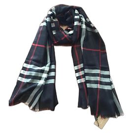 Stola Burberry in lana e seta nera Nero