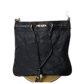 Autre Marque Bolsa transversal em nylon Tessuto preta da Prada Preto