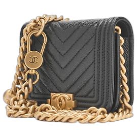 Chanel Bolsa Banana Boy Mini Preta em Pele de Cordeiro Preto