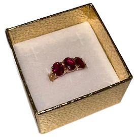 Autre Marque Anel de ouro rosa com rubis e diamantes Rosa