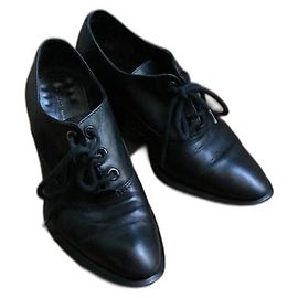 Botines de tacón de cuero negro con cordones Céline Negro