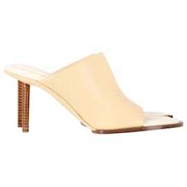 Jacquemus- Jacquemus Les Mules Rond Carré Sandals in Cream Calf  Leather-White,Cream