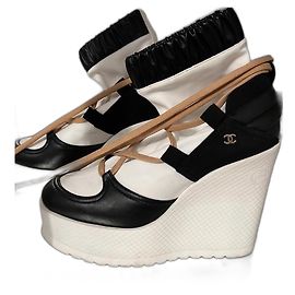 Bottines à talons compensés Chanel noir et blanc cuir 38 Noir Blanc