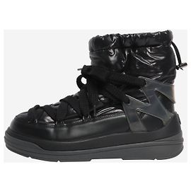 Moncler Black lace up winter boots - size EU 39 (UK 6) Black