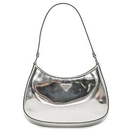 Bolsa de Ombro de Couro Cleo da Prada Prata Metálico